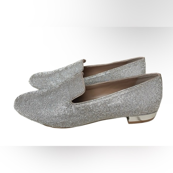 Steve Madden Women's Silver rhinestone Loafers sz 6 just in time for parties! - Picture 4 of 12